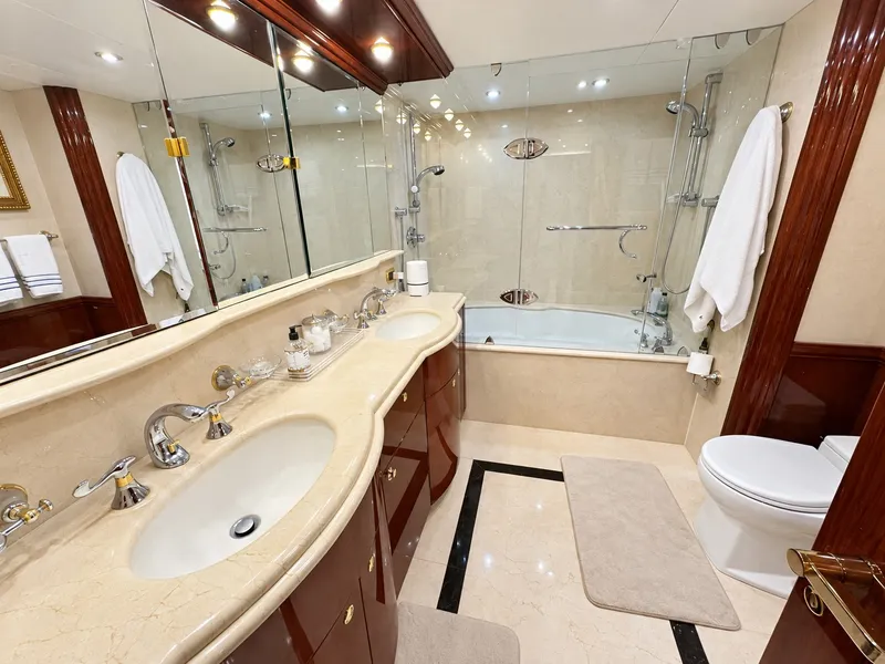 Slide: The Image of Lazzara Yachts 80 Skylounge 2002 - 69