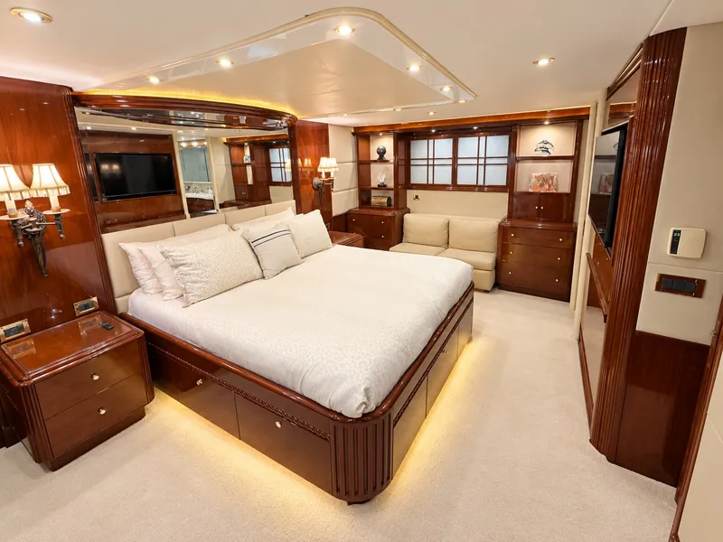 Slide: The Image of Lazzara Yachts 80 Skylounge 2002 - 62