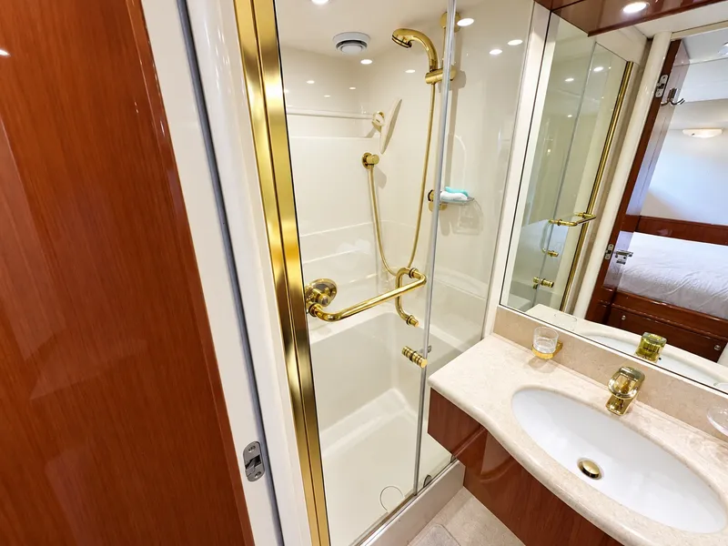 Slide: The Image of Lazzara Yachts 80 Skylounge 2002 - 87