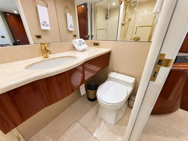 Slide: The Image of Lazzara Yachts 80 Skylounge 2002 - 78