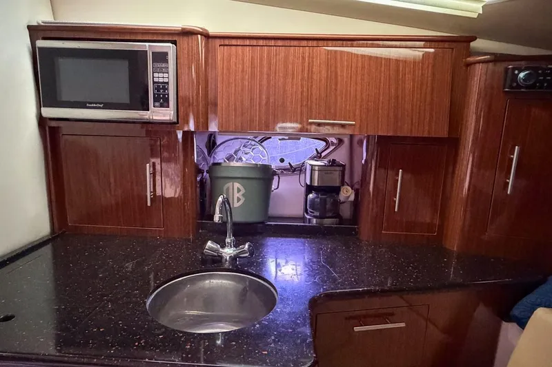 Slide: The Image of Cucina in uno yacht Regal 38 Express 2015. - 98