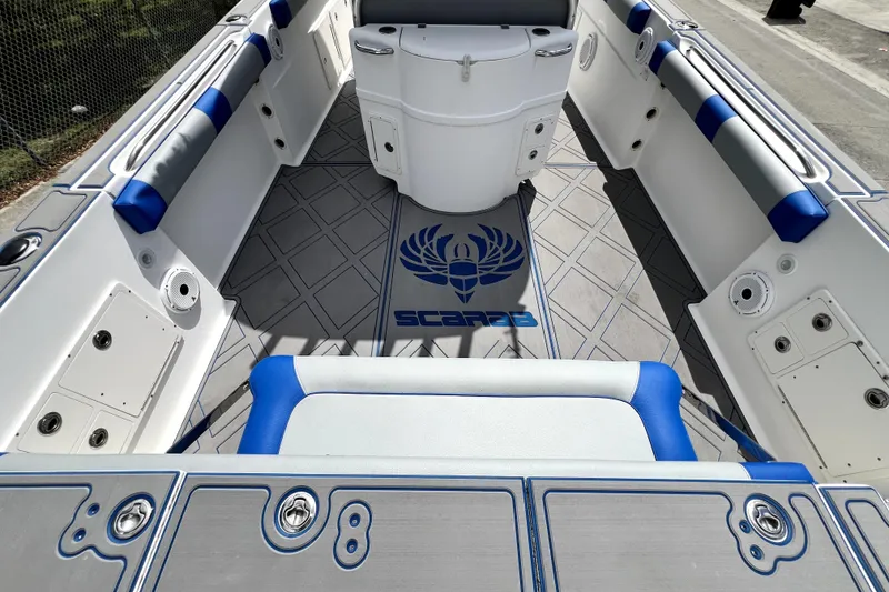 Slide: The Image of Intérieur d'un bateau Wellcraft 35 Scarab Sport Open 2007. - 42