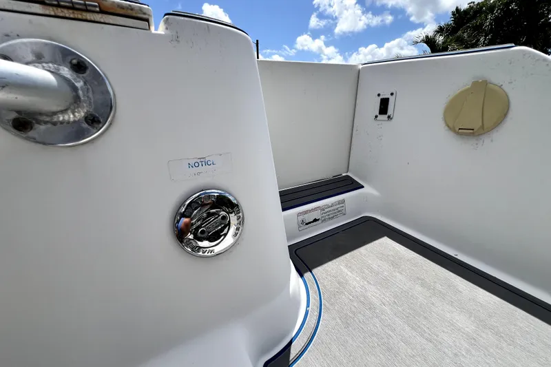 Slide: The Image of Vista detallada del barco Wellcraft 35 Scarab Sport Open 2007. - 50