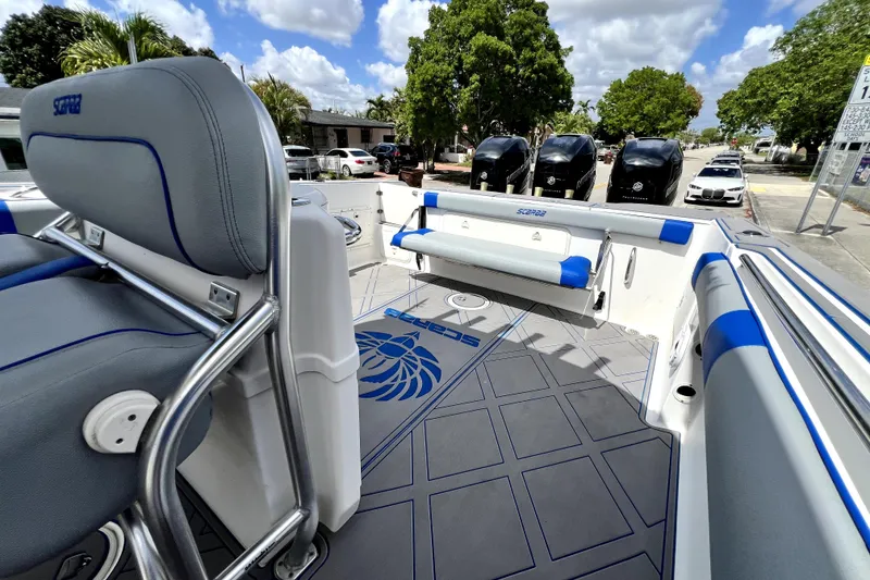 Slide: The Image of Interno di una barca Wellcraft 35 Scarab Sport Open 2007. - 43