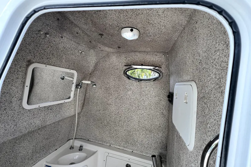 Slide: The Image of Innenraum der 2007 Wellcraft 35 Scarab Sport Open Bootskabine. - 58