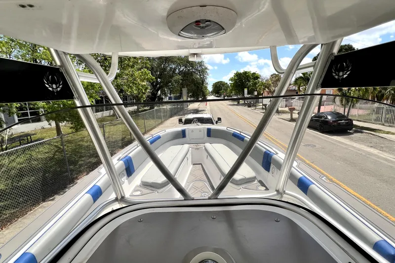 Slide: The Image of Innenansicht eines 2007 Wellcraft 35 Scarab Sport Open Bootes. - 57
