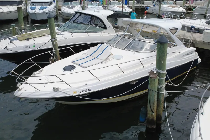 The Image of Yacht Regal Commodore 3560 del 2006 ormeggiato al porto. - 0