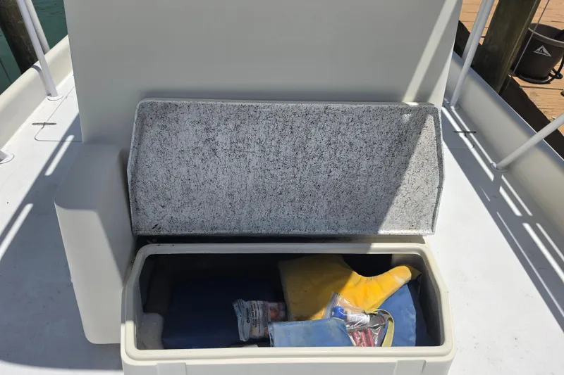 Slide: The Image of Offener Stauraum auf Exuma Catamaran 32, Baujahr 2014. - 57