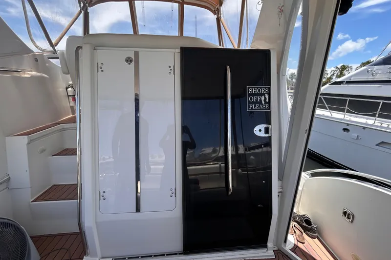 Slide: The Image of Ingresso del Carver 36 Motor Yacht 2005 al molo. - 56
