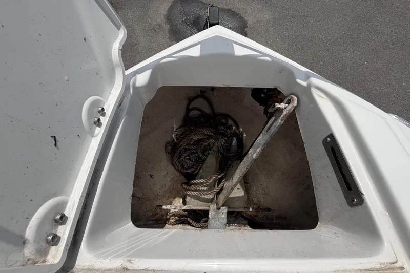 Slide: The Image of Crownline Boats 236 SC 2012 - 75