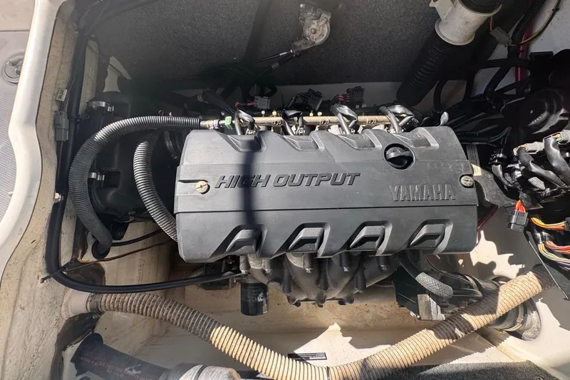 Slide: The Image of 2012 Yamaha SX190 boat engine, high output, detailed view. - 37