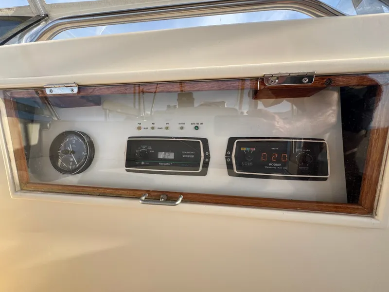 Slide: The Image of Ocean 46 Sunliner 1985 - 27