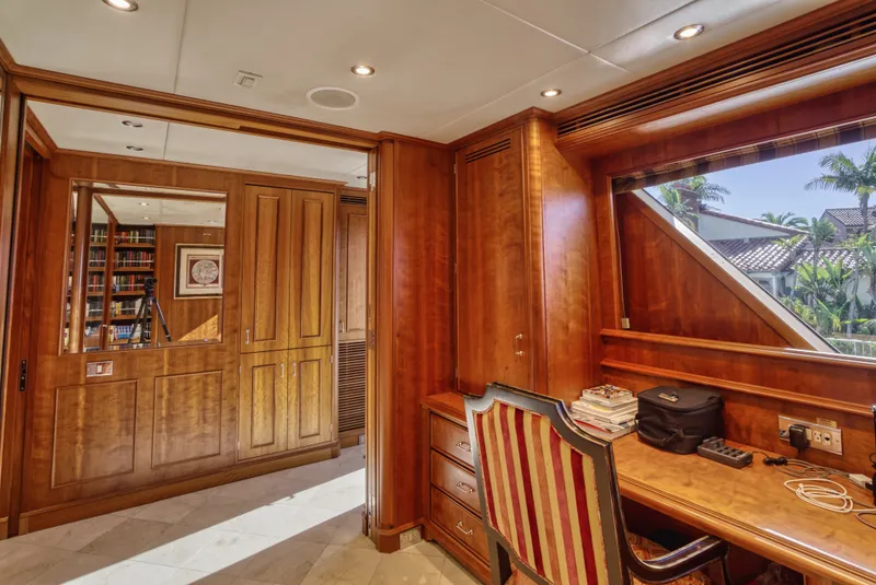 Slide: The Image of Palmer Johnson Tri-Deck 2000 - 31