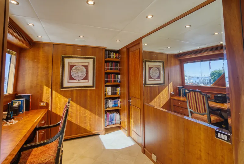 Slide: The Image of Palmer Johnson Tri-Deck 2000 - 30