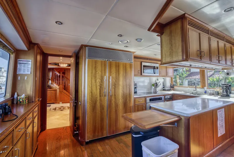 Slide: The Image of Palmer Johnson Tri-Deck 2000 - 35