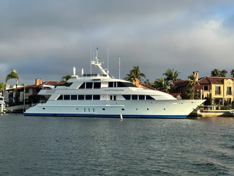 Slide: The Image of Palmer Johnson Tri-Deck 2000 - 0