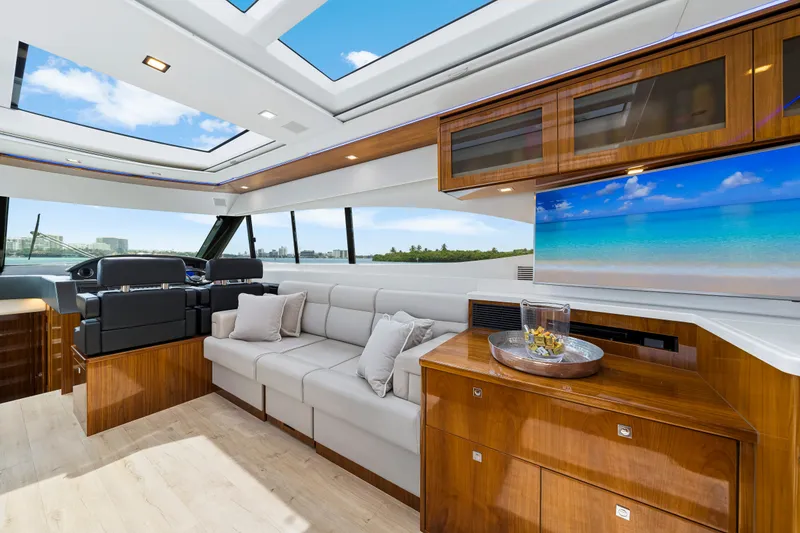 Slide: The Image of  Riviera 6000 Sport Yacht - 25