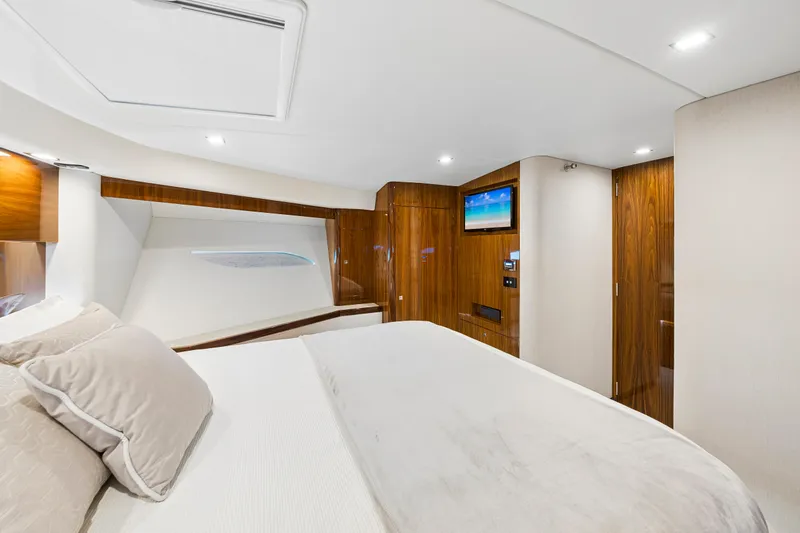 Slide: The Image of FWD VIP Cabin - 44