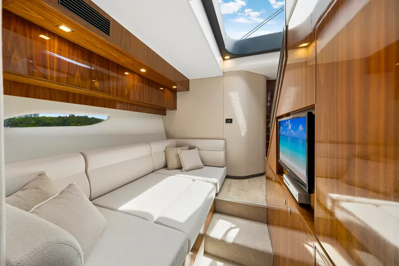 Slide: The Image of Lower deck lounge/convertible bed - 40