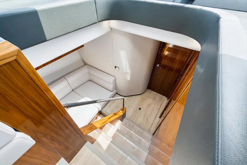 Slide: The Image of  Riviera 6000 Sport Yacht - 38
