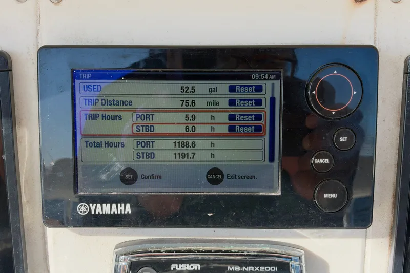 Slide: The Image of Yamaha boat display showing trip data for 2004 Venture 34 Cuddy. - 20