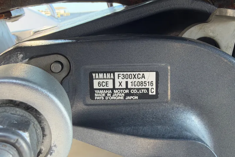 Slide: The Image of Yamaha motor label on a 2004 Venture 34 Cuddy boat engine. - 87