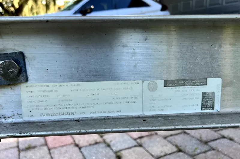 Slide: The Image of Trailer label for 2019 Glastron GTD 220, showing specifications and VIN details. - 75