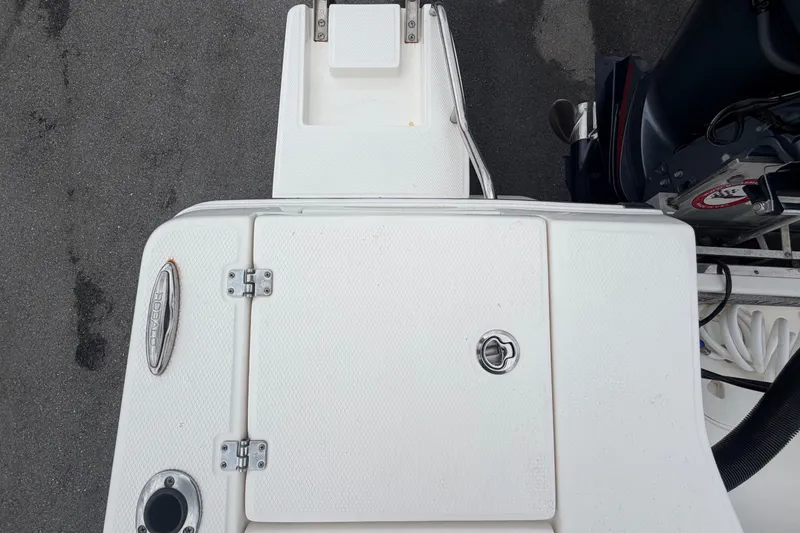 Slide: The Image of Robalo 226 Cayman 2019 - 71
