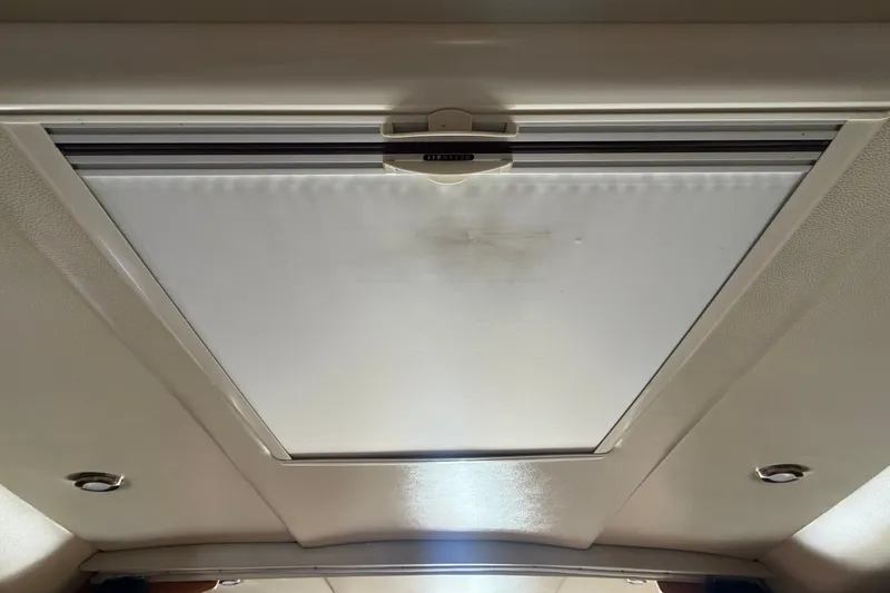 Slide: The Image of Ceiling hatch of 2008 Chaparral Signature 290 boat interior. - 68