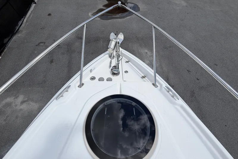 Slide: The Image of Bugansicht der Regal 28 Express mit Anker und Bullauge. - 47