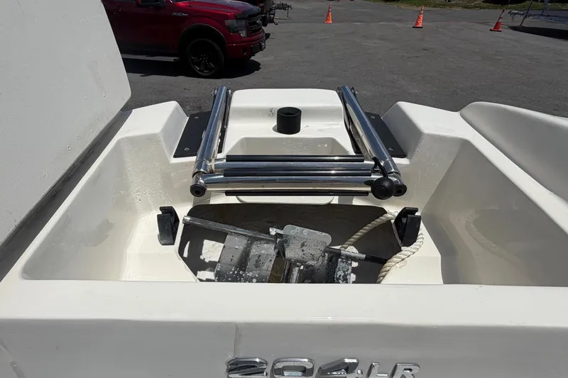 Slide: The Image of Stingray 204 LR 2018 Boot mit Anker und Leiter. - 35