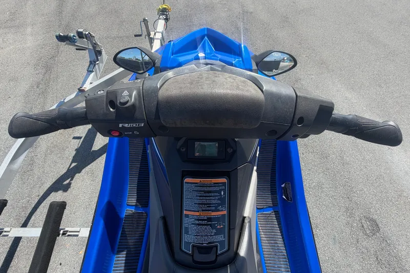 Slide: The Image of 2018 Yamaha WaveRunner EX Deluxe handlebars and dashboard, parked on a trailer. - 15