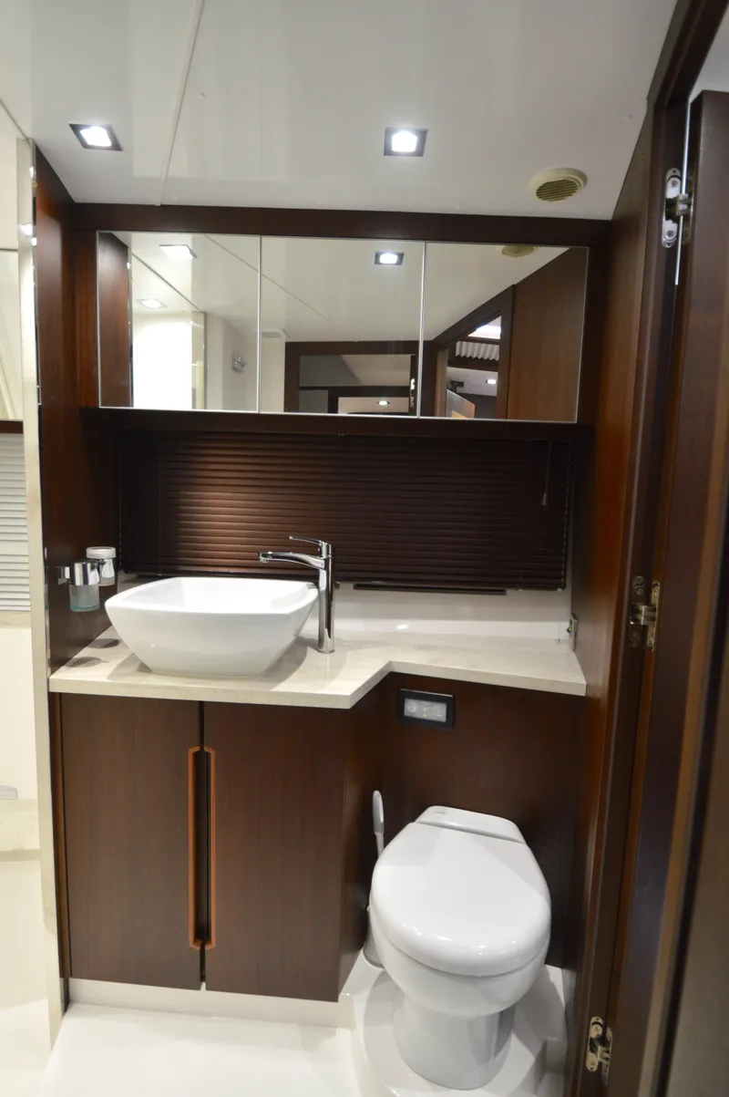 Slide: The Image of Galeon 550 Fly 2016 - 61