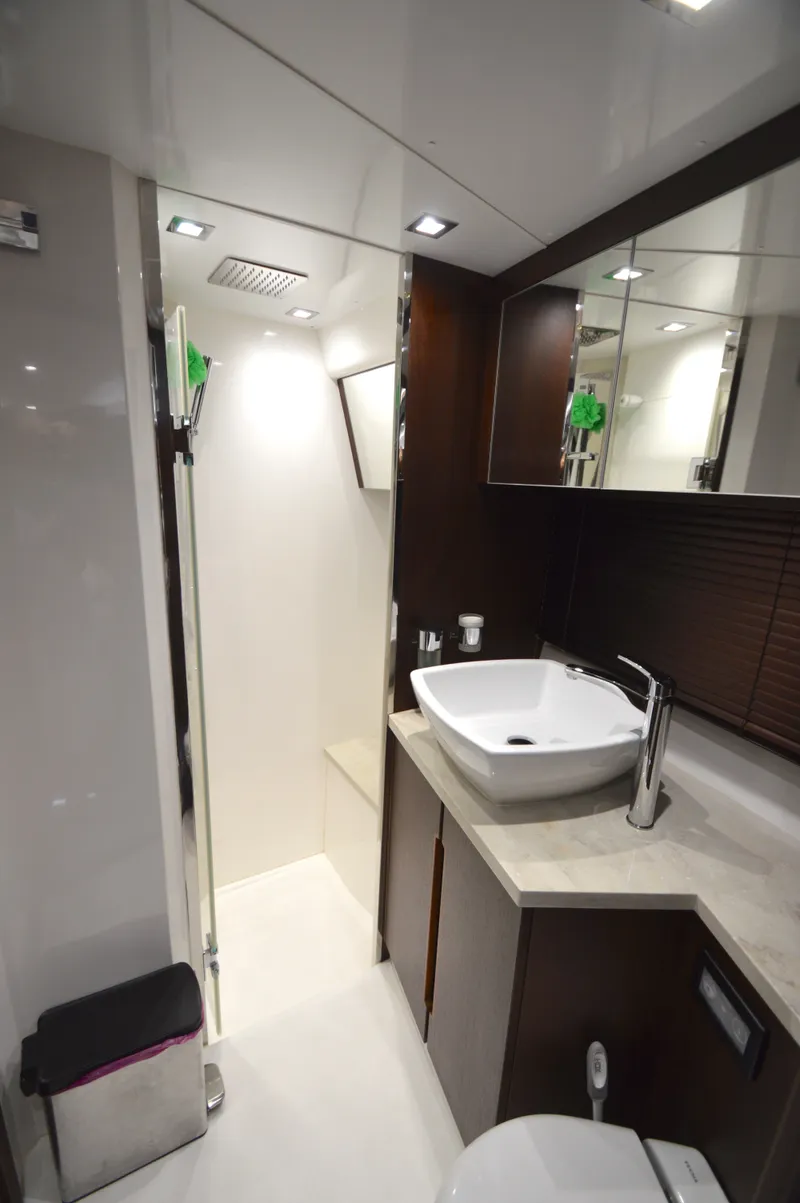 Slide: The Image of Galeon 550 Fly 2016 - 60