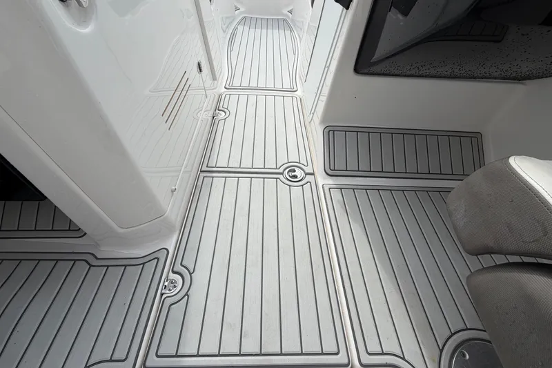 Slide: The Image of 2016 Yamaha Boats 242 Limited S E-Series interior flooring with sleek, modern design. - 25