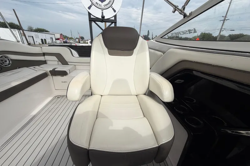Slide: The Image of Luxurious seating on 2016 Yamaha Boats 242 Limited S E-Series, showcasing comfort and style. - 46
