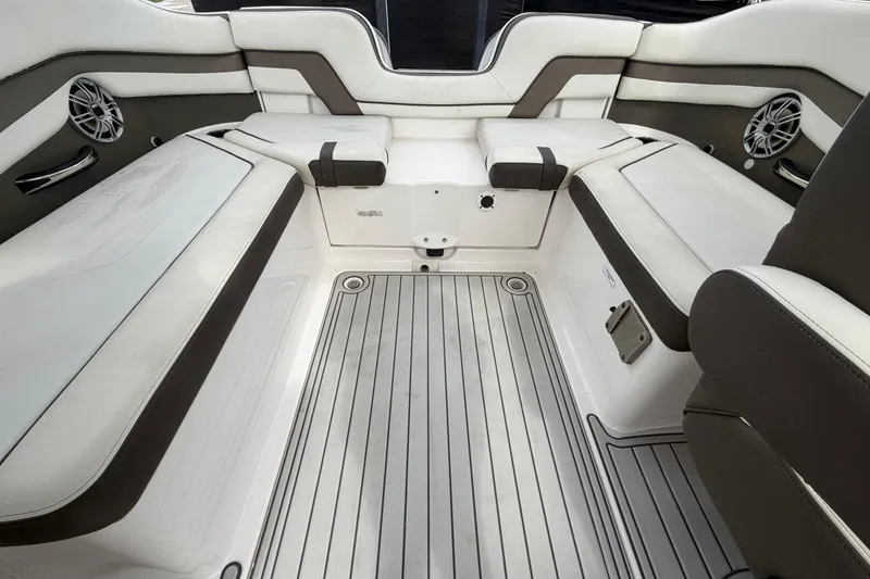Slide: The Image of Interior of 2016 Yamaha Boats 242 Limited S E-Series, featuring sleek seating and modern design. - 48