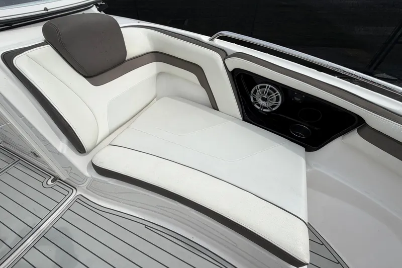 Slide: The Image of Luxurious seating on 2016 Yamaha Boats 242 Limited S E-Series with integrated speaker system. - 35