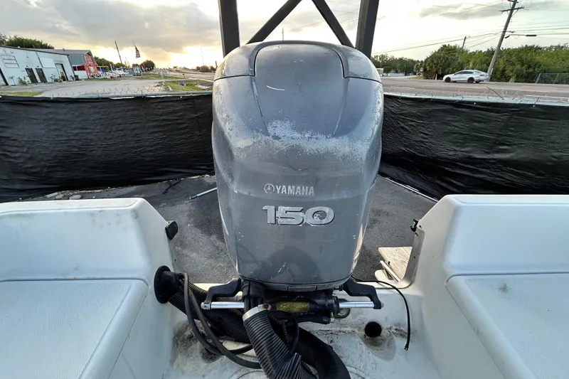 Slide: The Image of 1999 Hydra-Sports 2000 CC boat with Yamaha 150 outboard motor. - 45