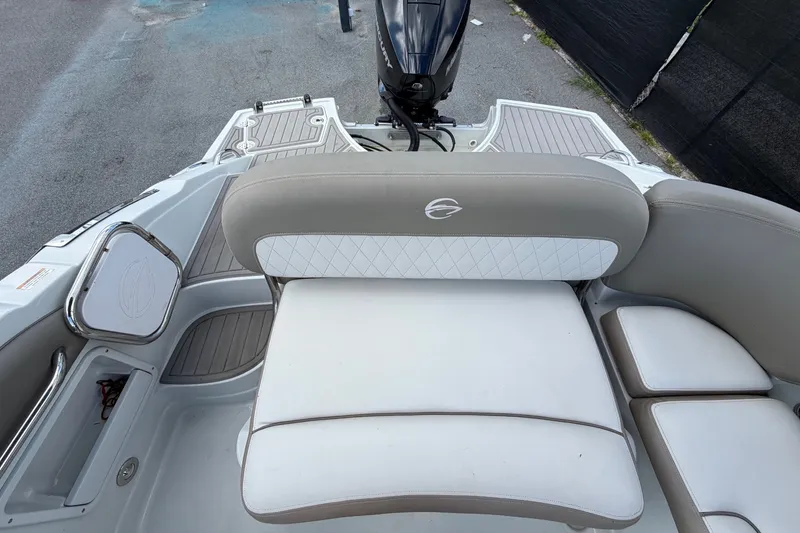 Slide: The Image of Crownline Boats Eclipse E235 XS 2023 - 69