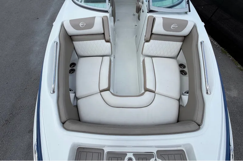 Slide: The Image of Crownline Boats Eclipse E235 XS 2023 - 54