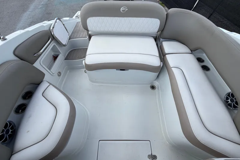 Slide: The Image of Crownline Boats Eclipse E235 XS 2023 - 61