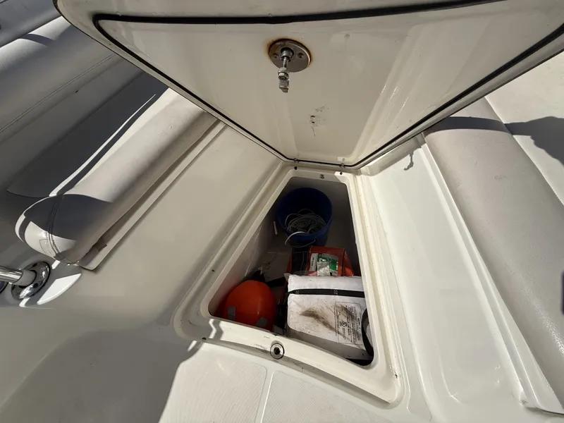 Slide: The Image of Boston Whaler 270 Outrage 2006 - 27