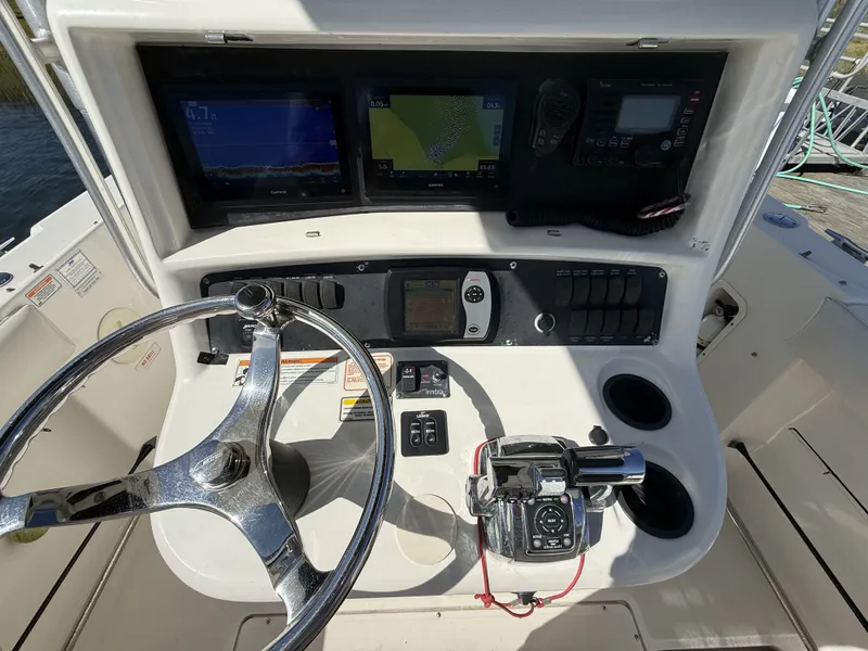 Slide: The Image of Boston Whaler 270 Outrage 2006 - 23