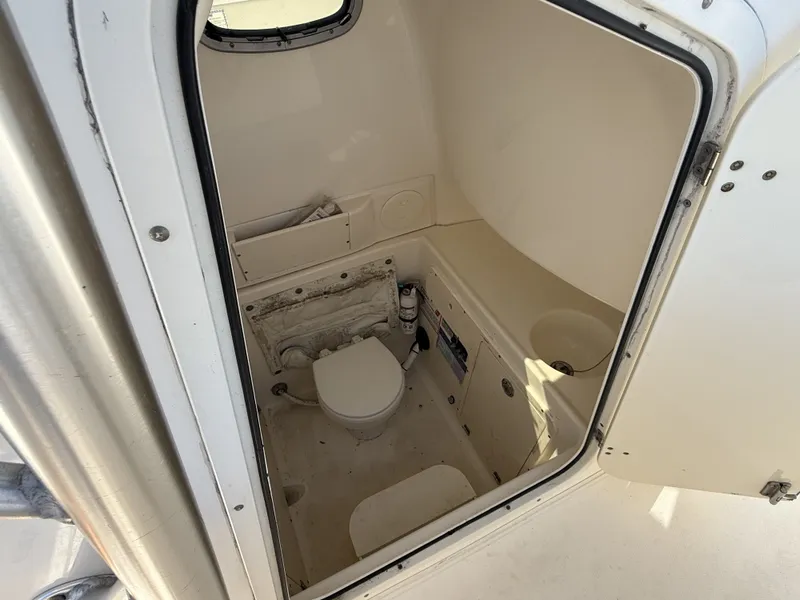 Slide: The Image of Boston Whaler 270 Outrage 2006 - 30