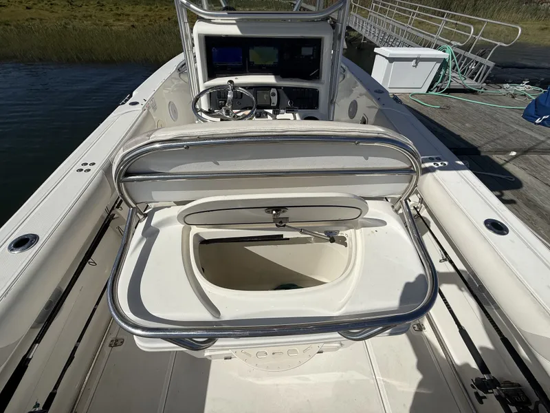 Slide: The Image of Boston Whaler 270 Outrage 2006 - 17