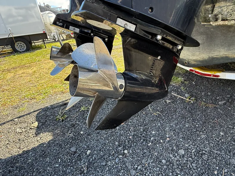 Slide: The Image of Boston Whaler 270 Outrage 2006 - 52