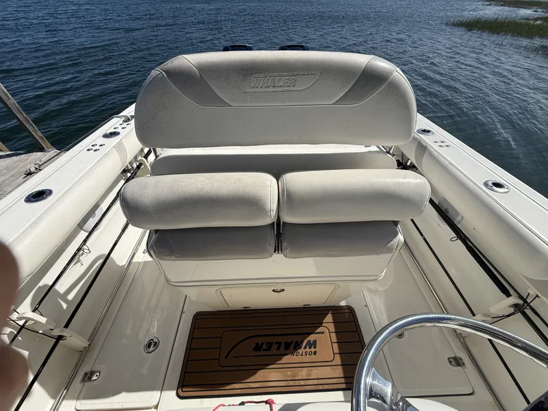 Slide: The Image of Boston Whaler 270 Outrage 2006 - 32