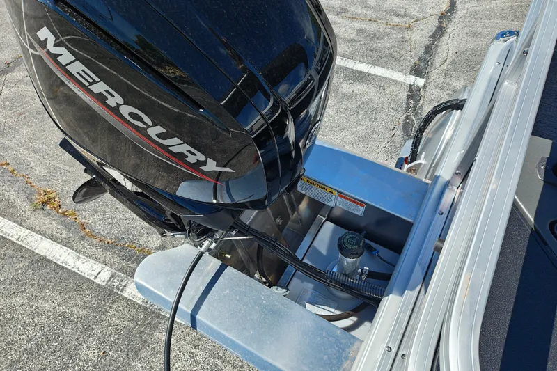 Slide: The Image of Mercury outboard motor on 2027 Sun Tracker Bass Buggy 18 DLX pontoon boat. - 32