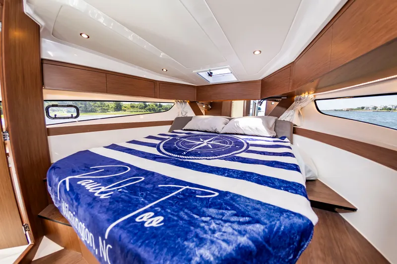 Slide: The Image of Beneteau Antares 11 Fly 2026 - 31